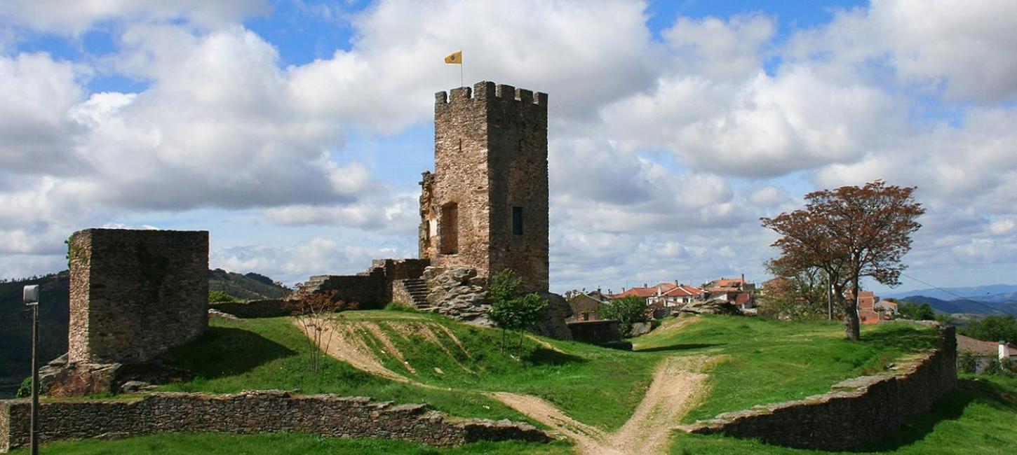 Hotel Trindade Coelho Mogadouro  Zewnętrze zdjęcie